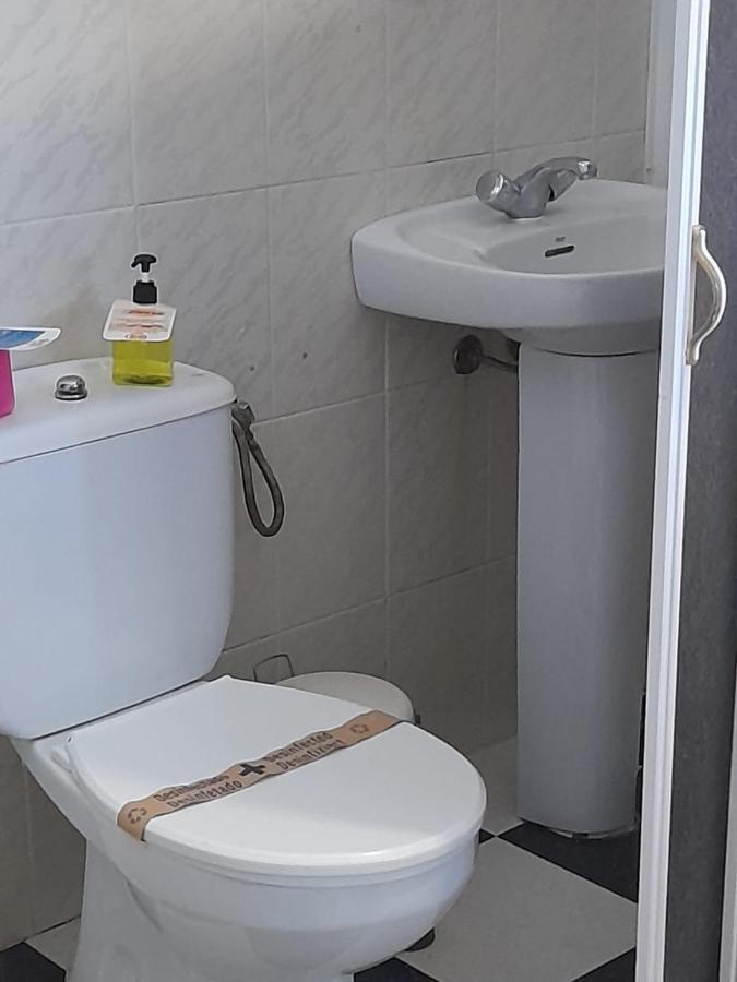 Pension Hidalgo 2 Utrera Bagian luar foto