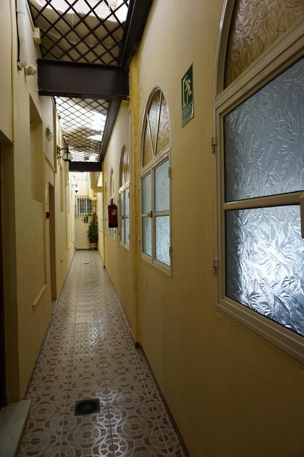 Pension Hidalgo 2 Utrera Bagian luar foto